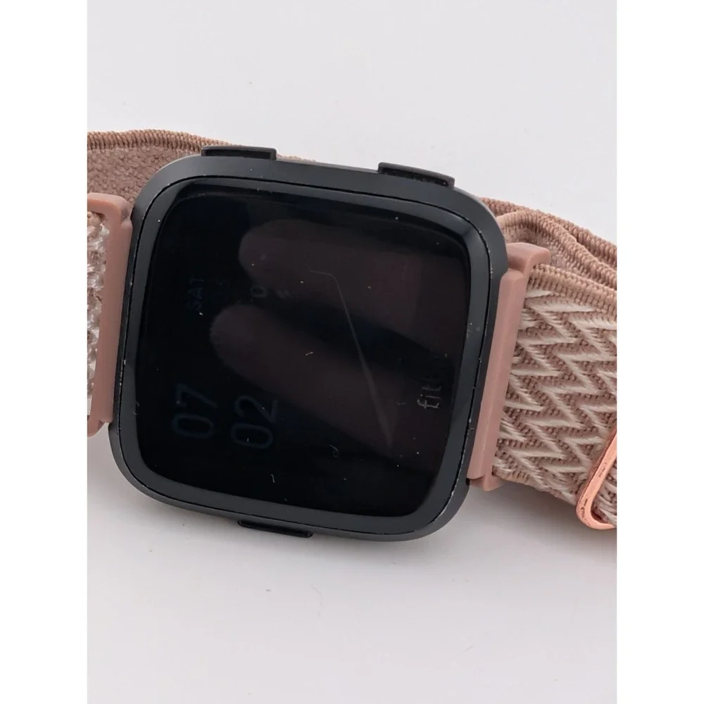 Fitbit Versa Fitness Smartwatch Black Aluminium (FB504) Nylon Stretch Band Works